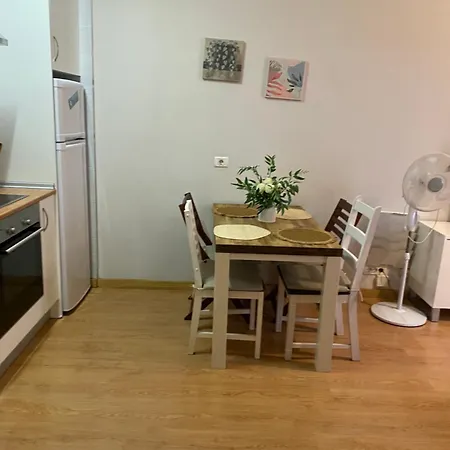 New Located In Dowtown Parking Free *