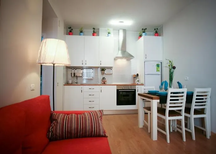 Apartment New Located In Dowtown Parking Free *